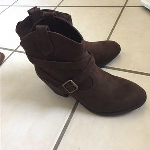 Brown boots size 9