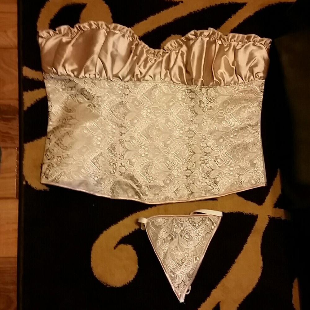 Beautiful corset/waist trainer