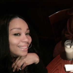 Meet your Posher, Charmin