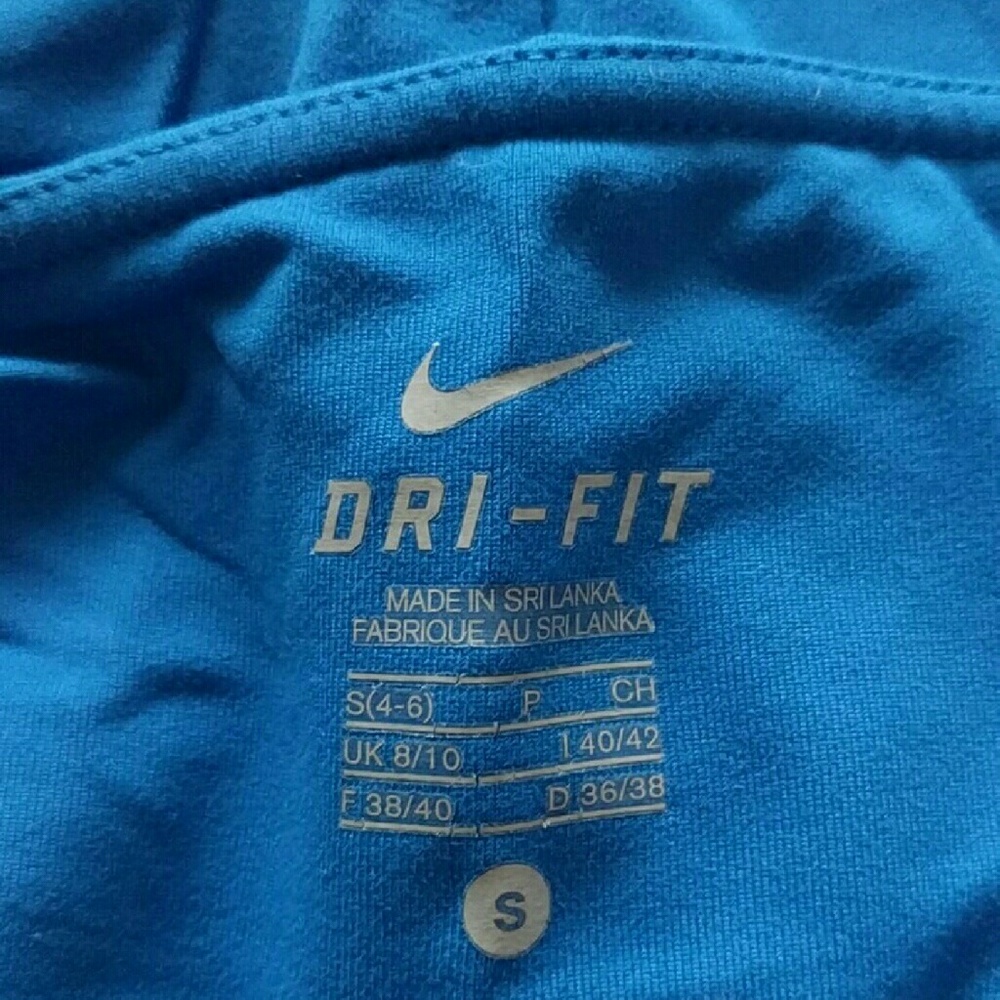 Bright blue nike drifit crops - Picture 2 of 5