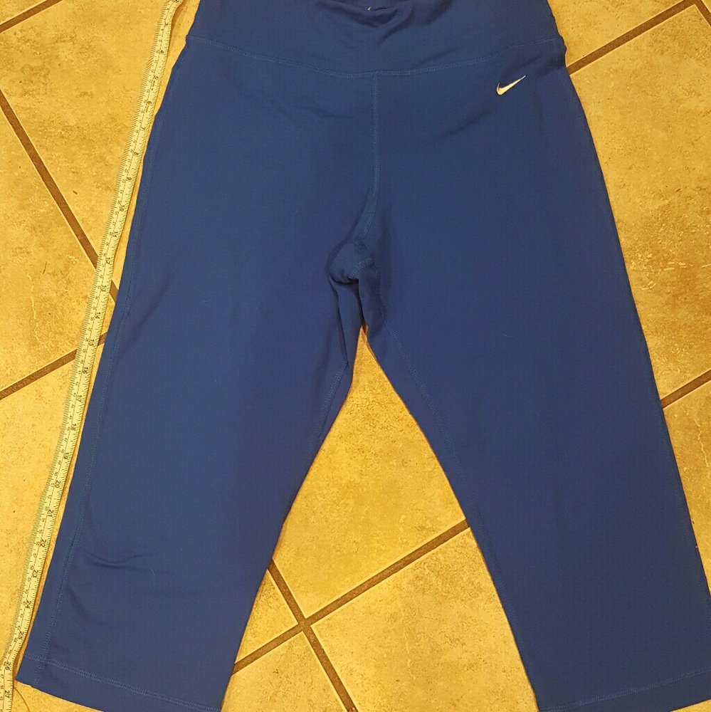 Bright blue nike drifit crops - Picture 4 of 5