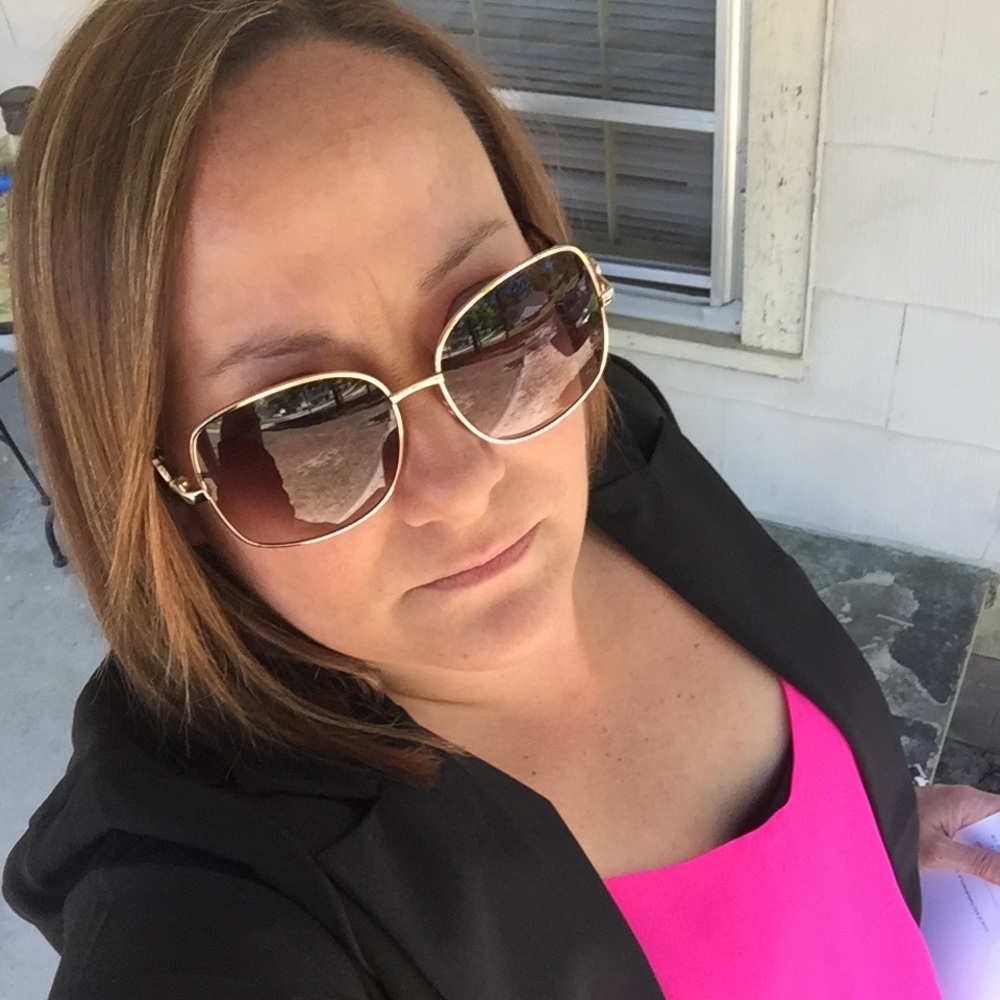 Meet your Posher, Stacy