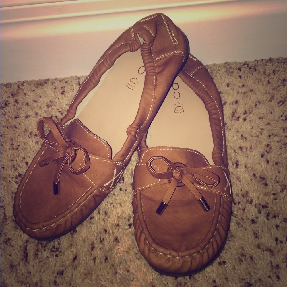 Real leather Aldo flats!