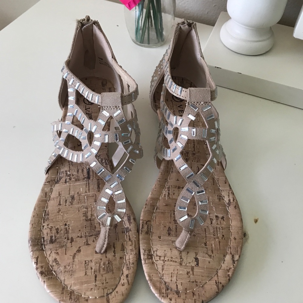 Versona Embellished Raised Sandals