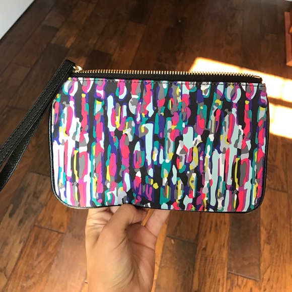Vera Bradley wristlet or clutch - Picture 2 of 6
