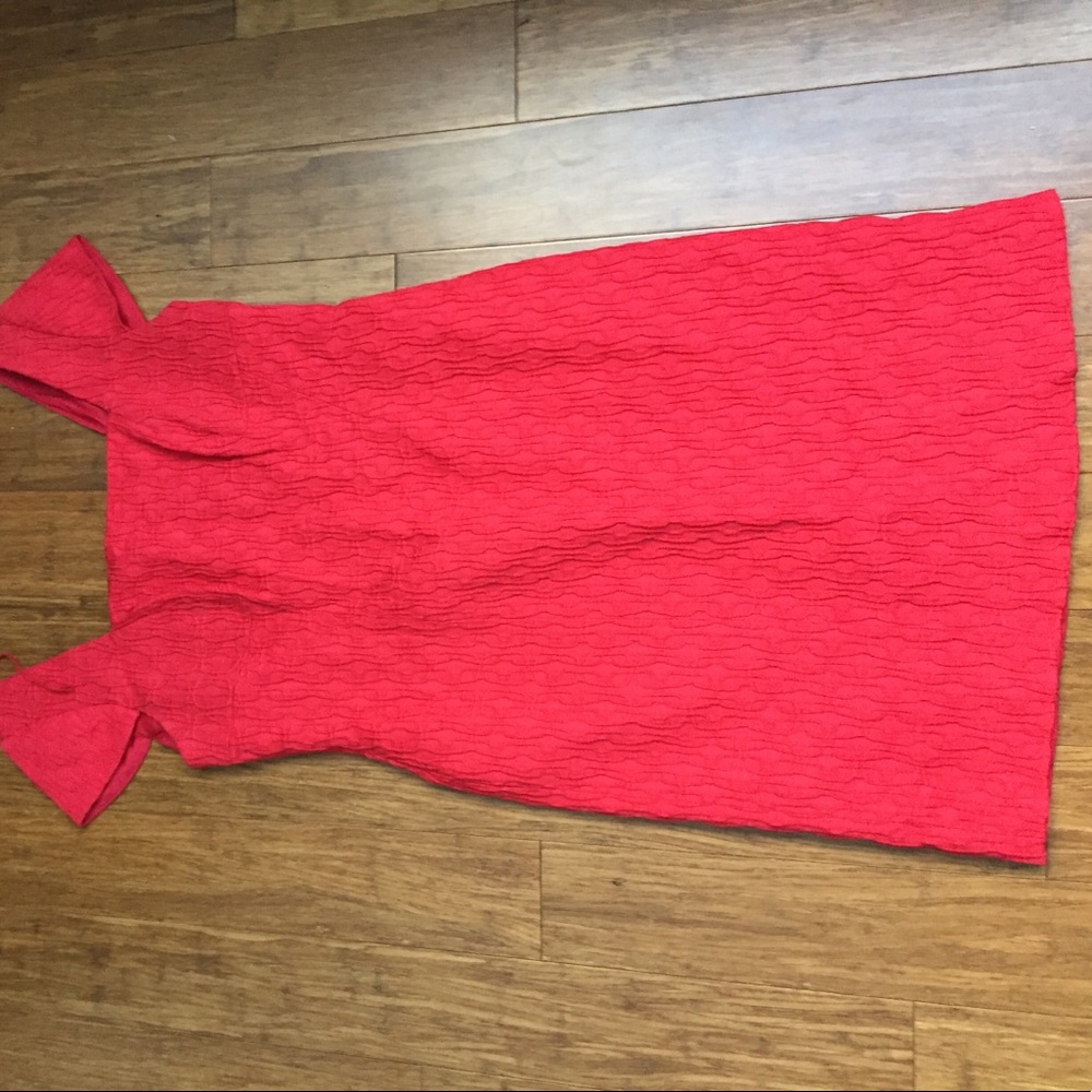 Short sleeve red dress