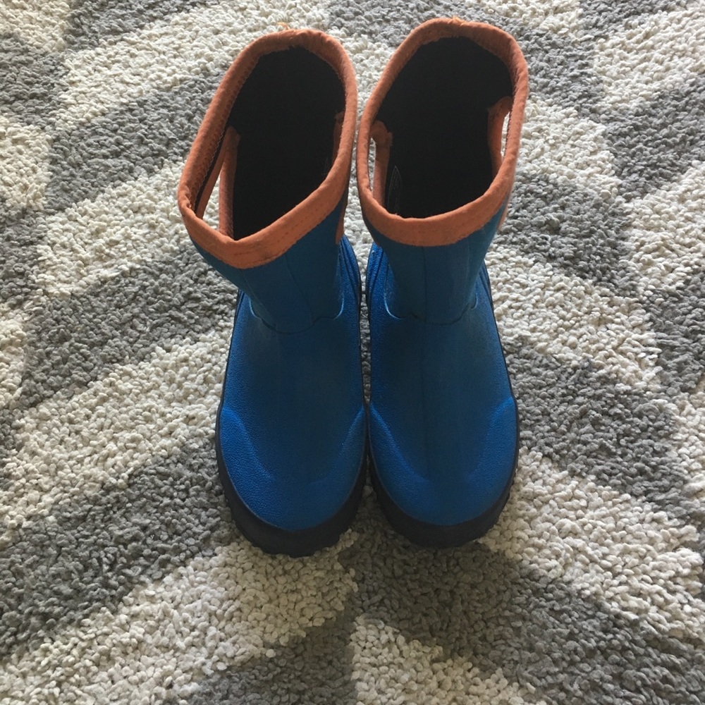Rain boots