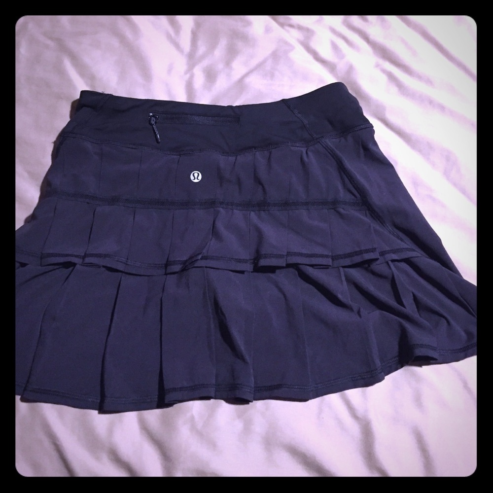 LuLulemon tennis skirt size 4