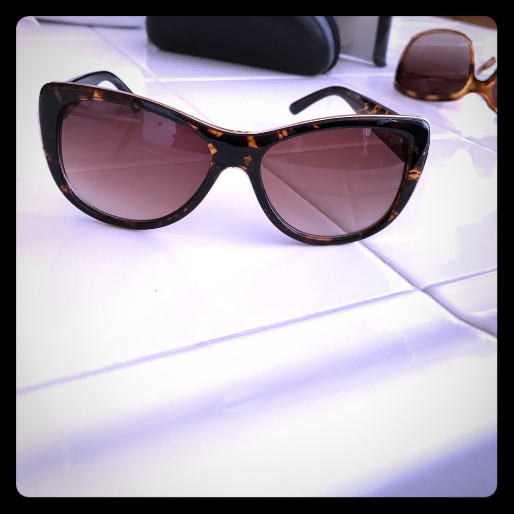 Sunglasses - Picture 3 of 3