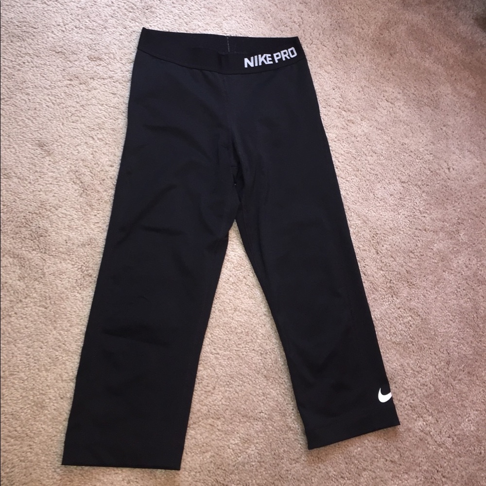 Nike Pro dri-fit crop leggings