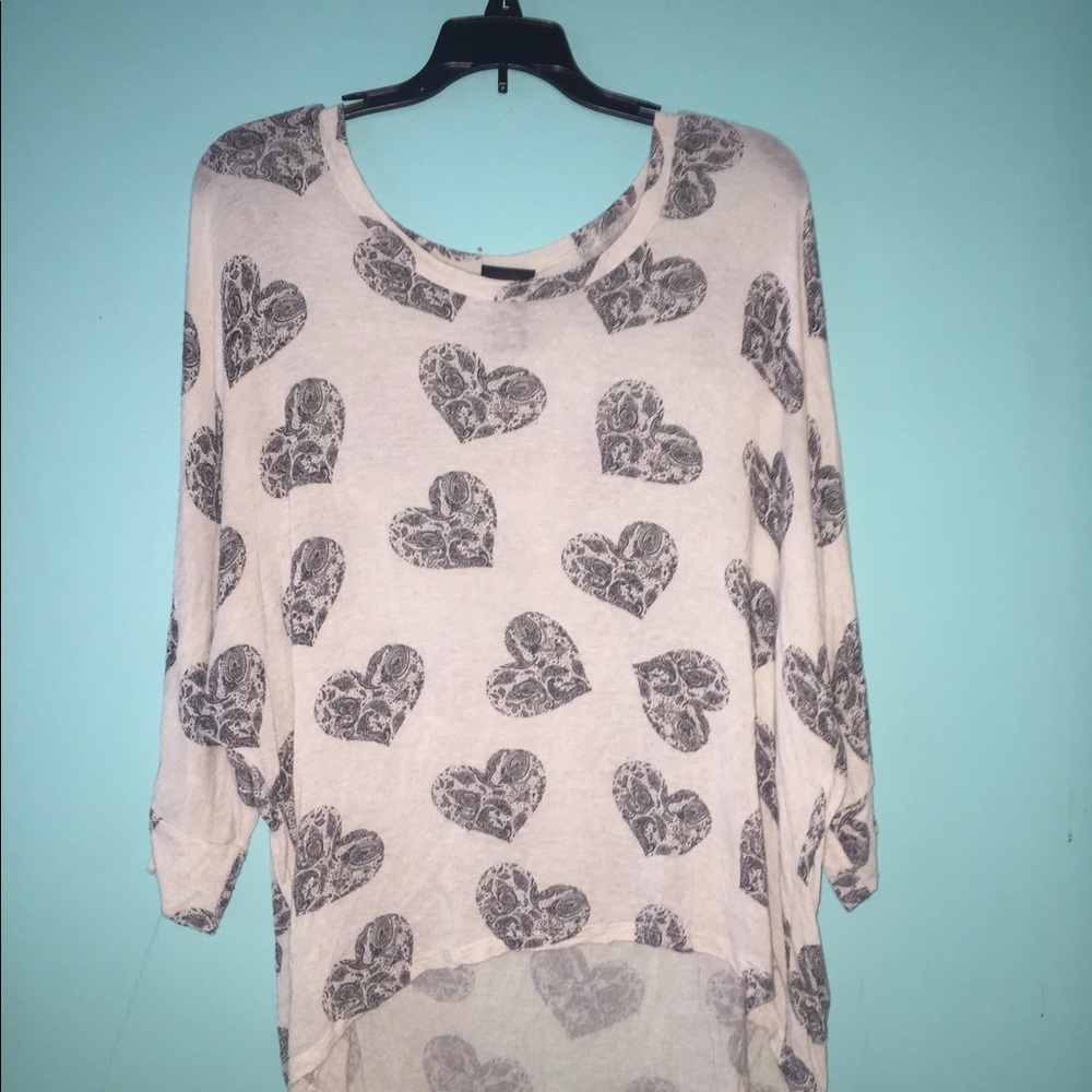High-Low 3/4 Shirt. Size- medium-x-large