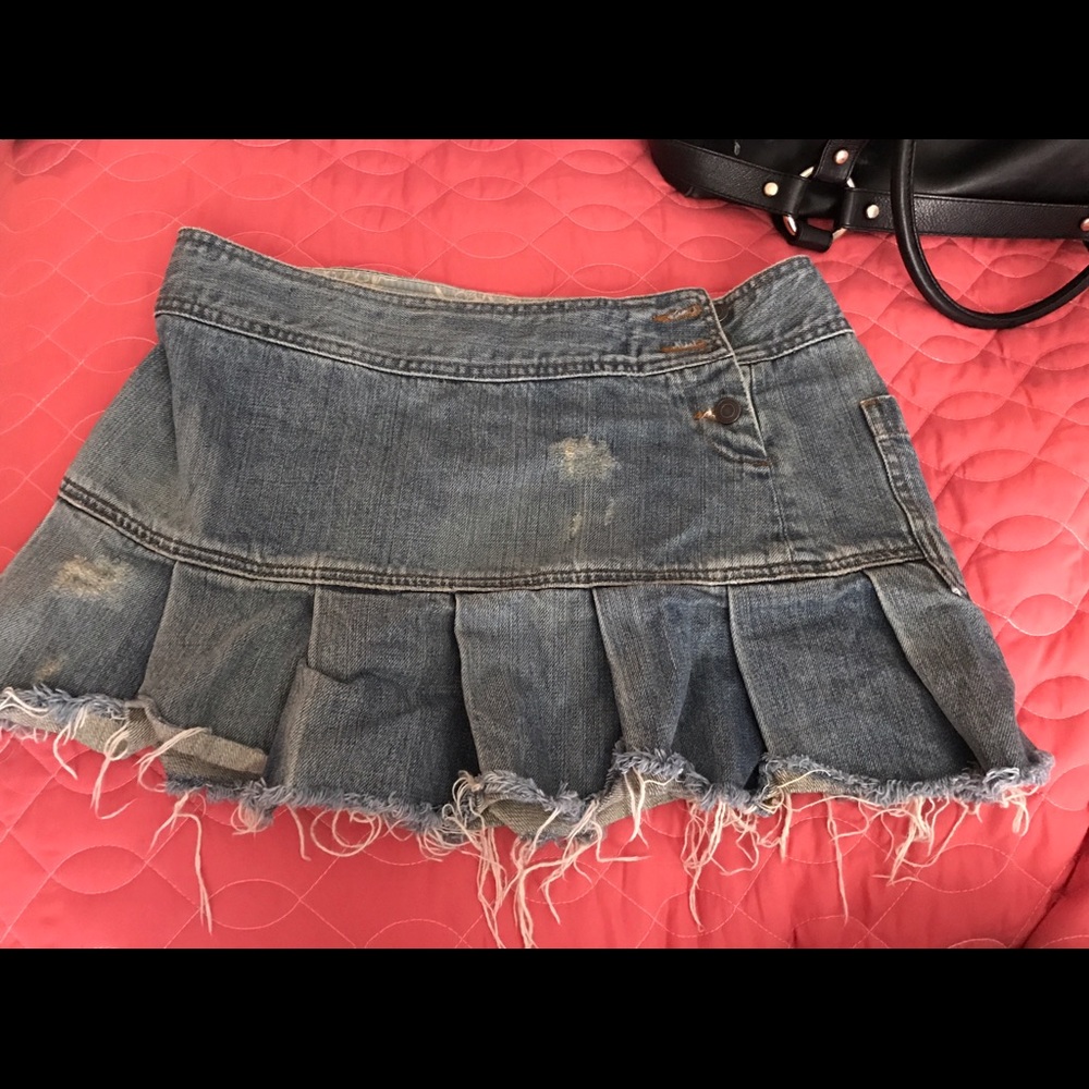 American Eagle pleated jean skirt