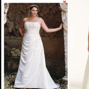 New David's Bridal Wedding Gown &Slip. Never Worn.