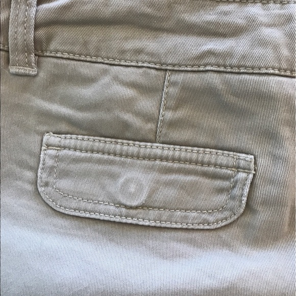 American Eagle khaki shorts size 0 - Picture 4 of 4