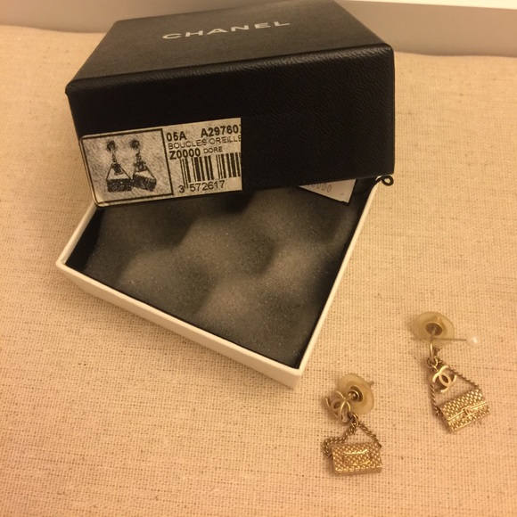 Authentic Rare 2.55 Vintage Chanel dangle earrings - Picture 4 of 4