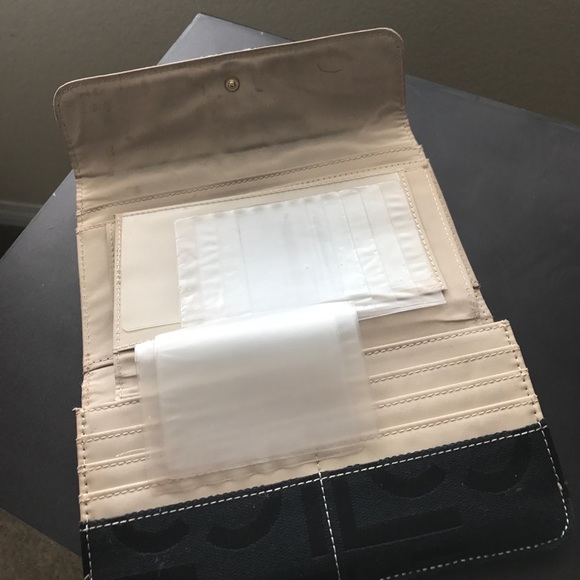 Wallet - Picture 5 of 5