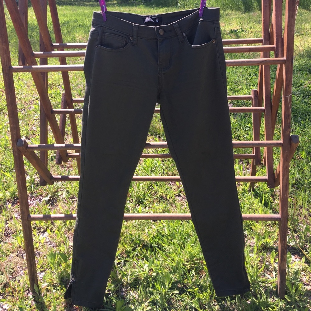 Forever 21 Olive Jeans size 27