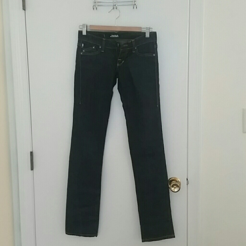 Rock & Republic Dark washed jeans