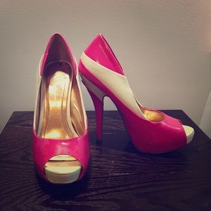 👠BCBGeneration Pink & Cream Heels 👠