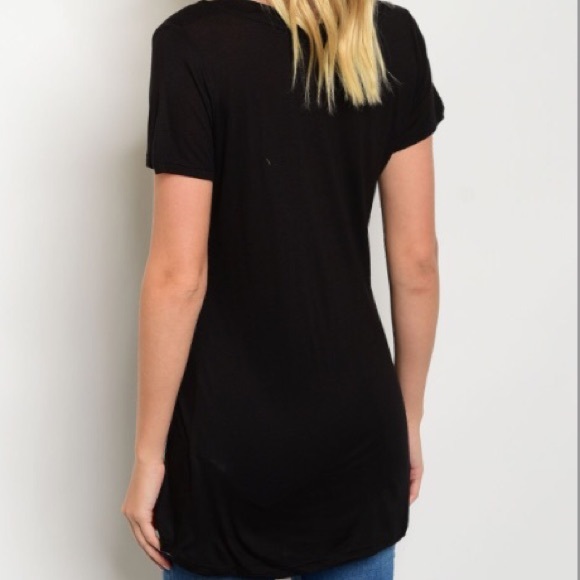 😍Owner’s pick! SMALL Black basic pocket tee - Picture 2 of 3