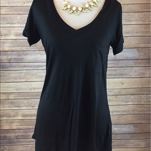 😍Owner’s pick! SMALL Black basic pocket tee - Picture 3 of 3