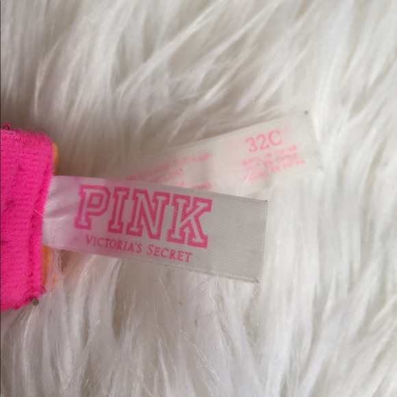 Victoria's Secret Pink Discover the surprisingly simple way to buy and sell fashion! It's fast, fun, and free. Join Now!