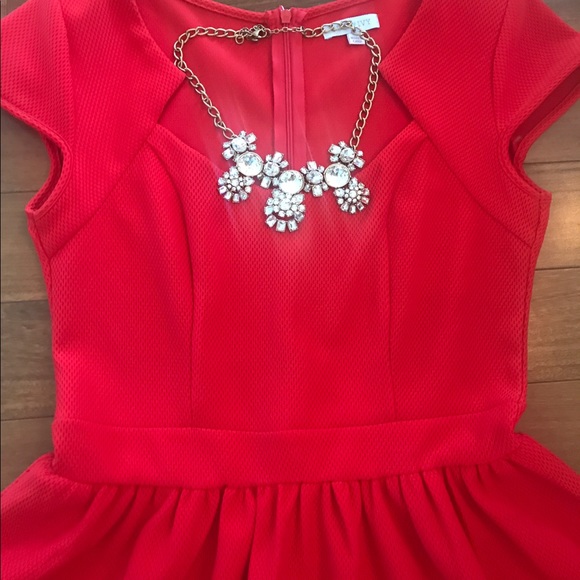 Fit and flare red dress - Picture 2 of 5