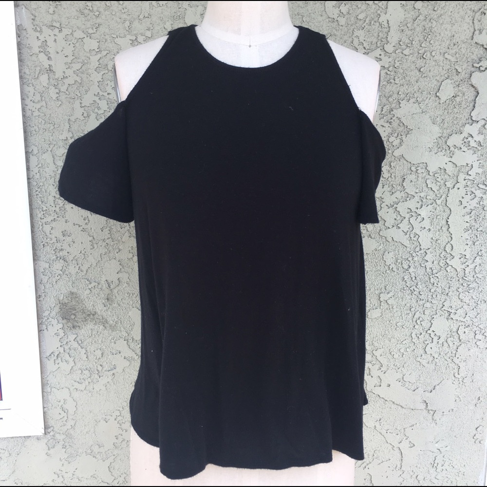 Cold shoulder top