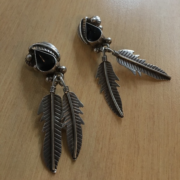 Navajo ónix and silver clip on earrings - Picture 3 of 4