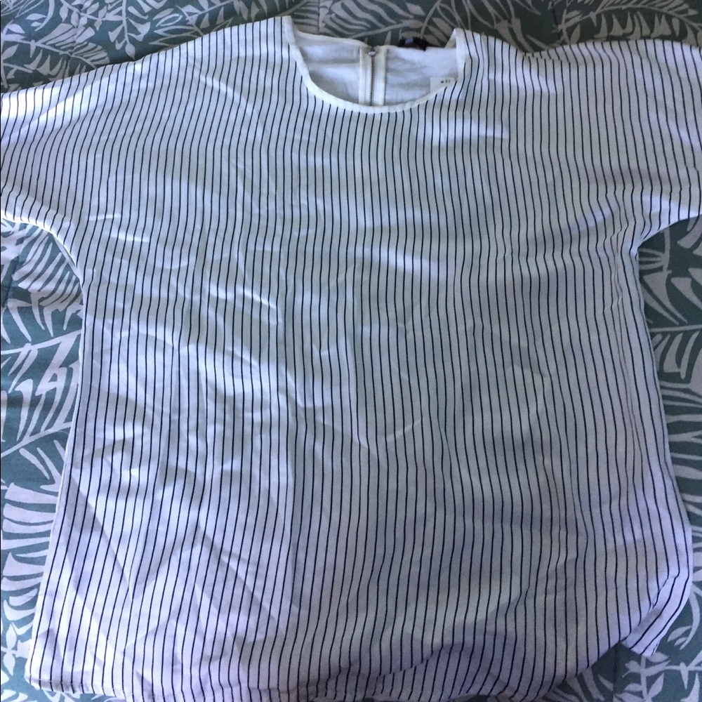 White short sleeve blouse with black stripes