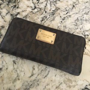 Michael Kors wallet