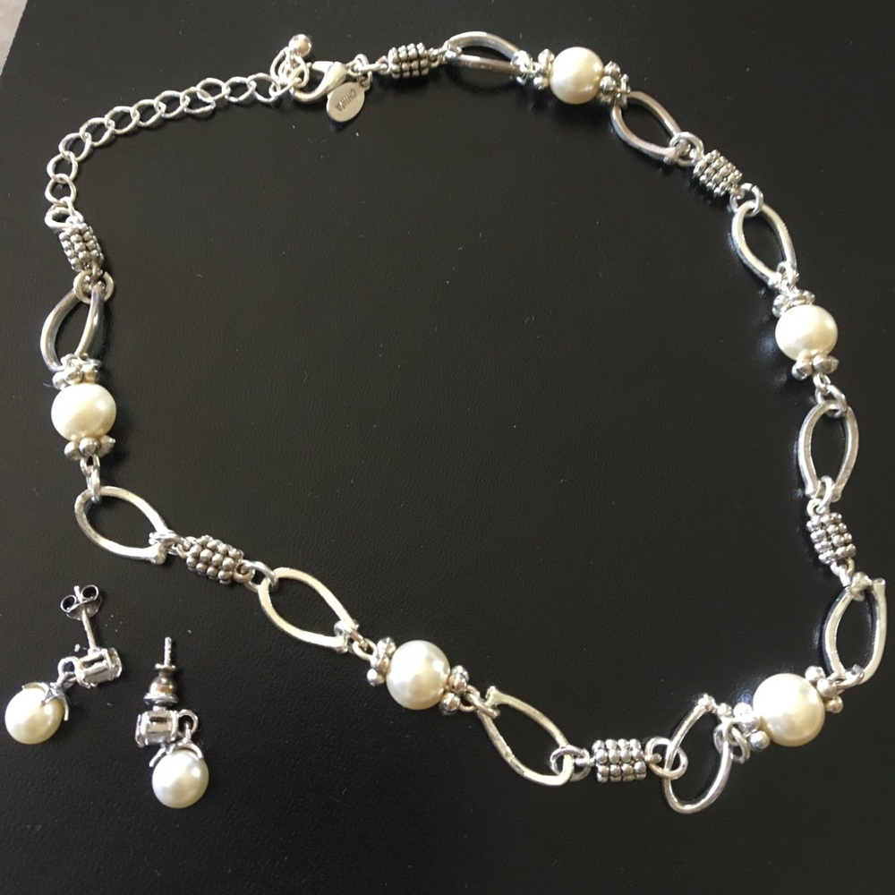 Wedding pearl necklaces