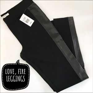 🆕 $39 Love Fire Faux Leather Trim Leggings Medium