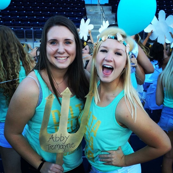 Tridelta bid day tank top - Picture 3 of 3