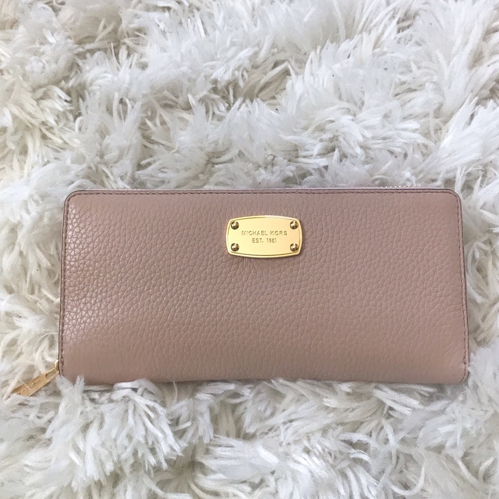 💵Michael Kors Jet Set Wallet💵