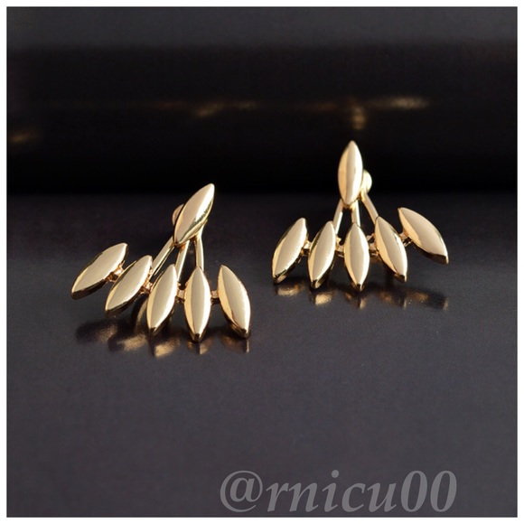 *Last 1* Jacket & Stud Gold Geometric Earrings! - Picture 6 of 8