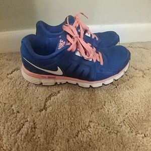 Nike tennis shoes