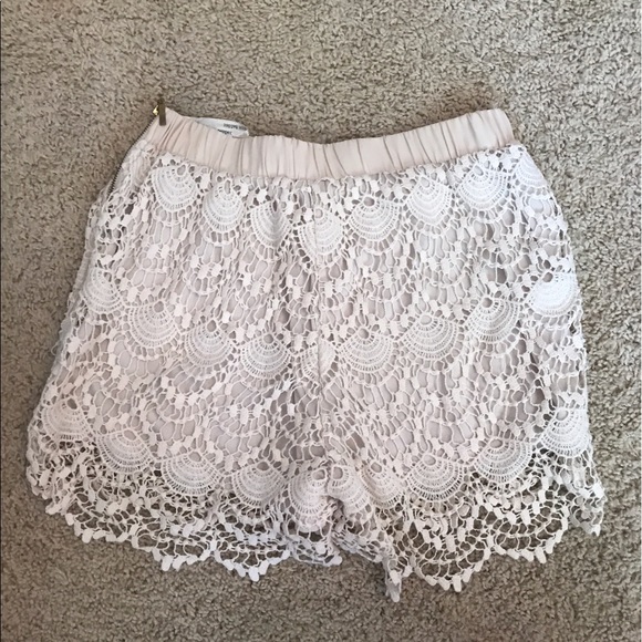 Lace shorts - Picture 2 of 3