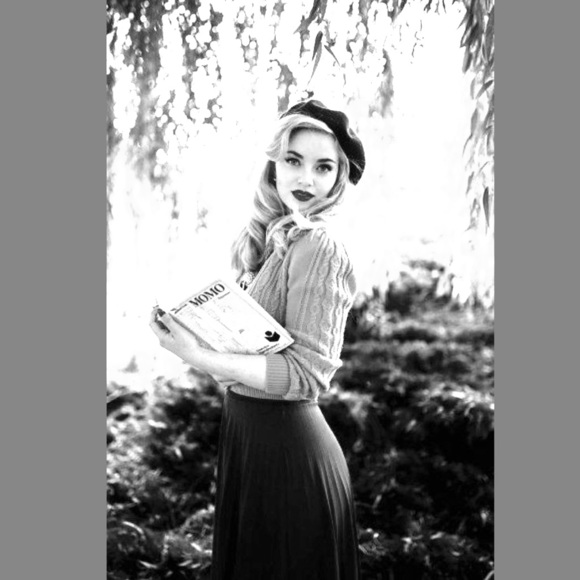 Meet Arika! Poshmark seller and buyer 💋 - Picture 2 of 7