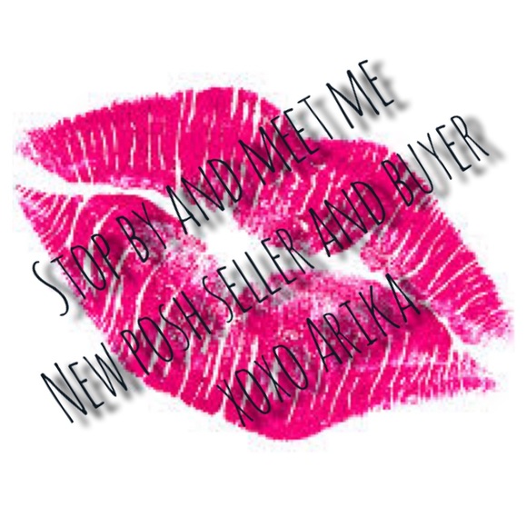 Meet Arika! Poshmark seller and buyer 💋 - Picture 7 of 7