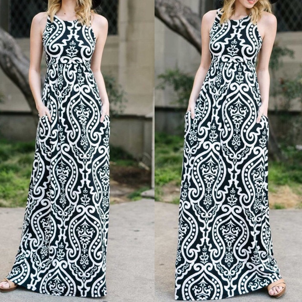 ๐ Black ivory damask print racer back maxi dress - Picture 2 of 3
