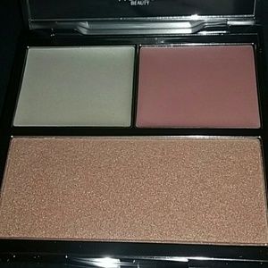 Honest beauty strobe kit