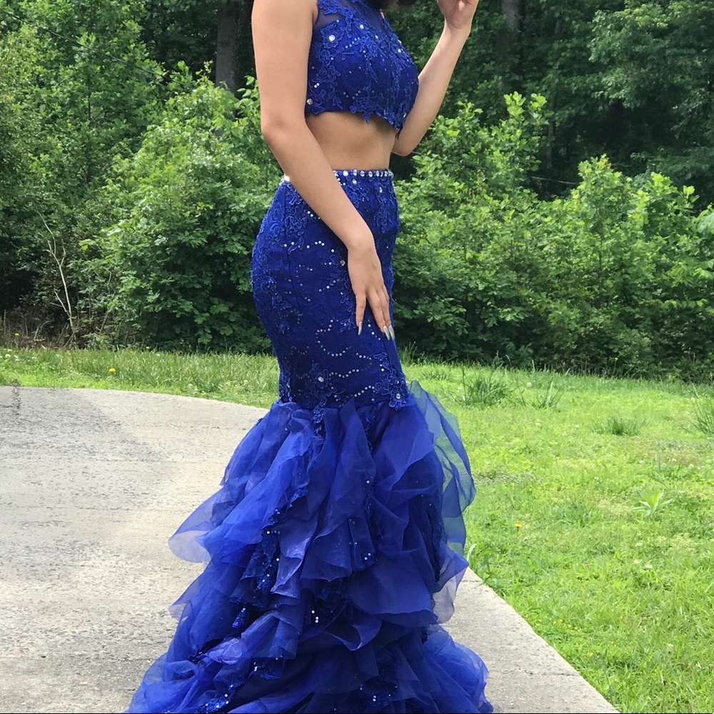 PROM DRESS - Picture 2 of 3
