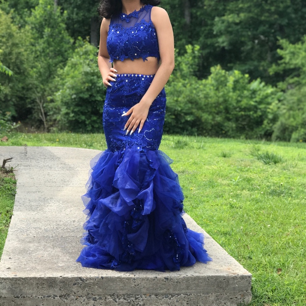PROM DRESS - Picture 3 of 3