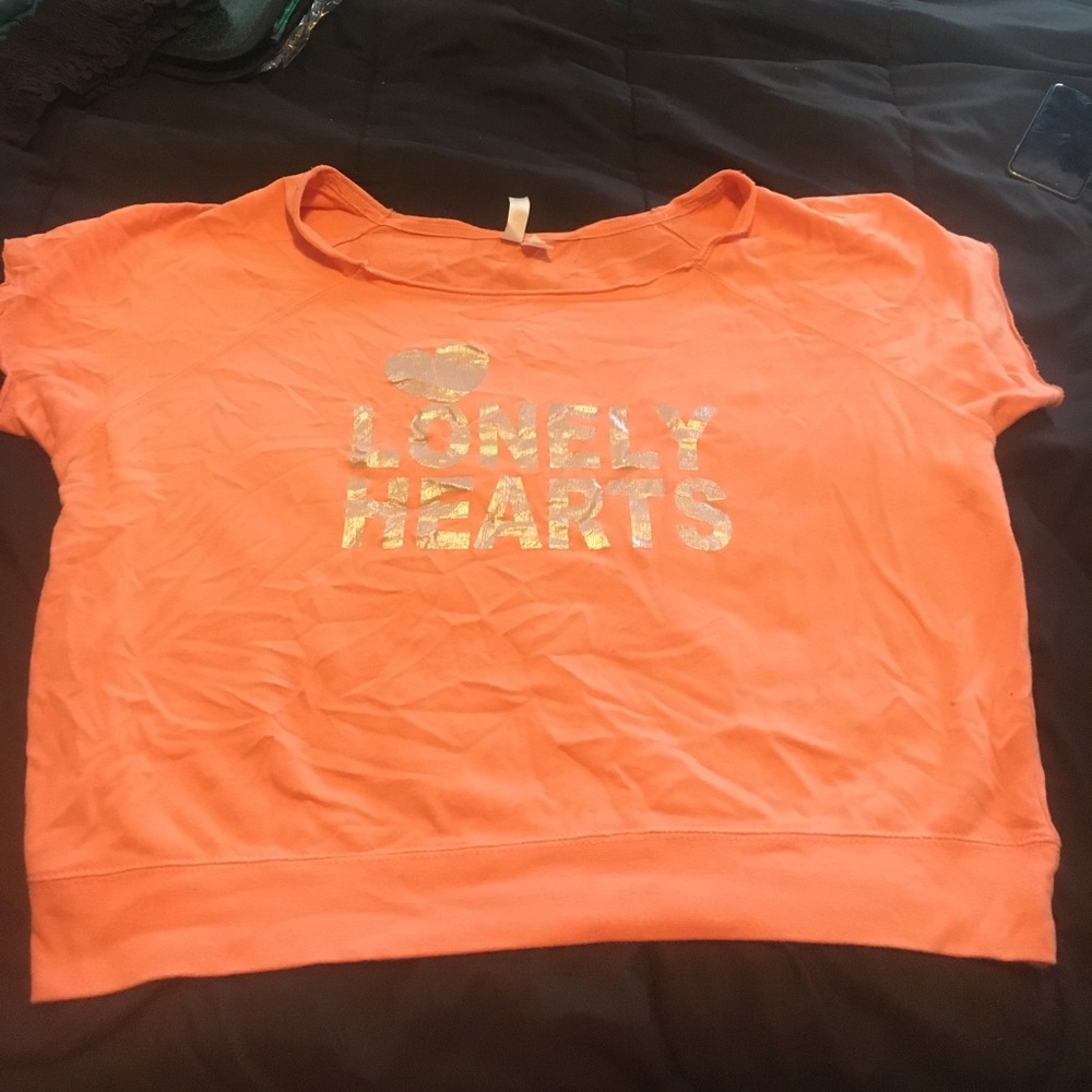 peach short sleeve shirt