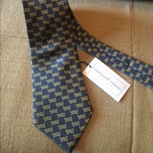 Vineyard Vines Tie