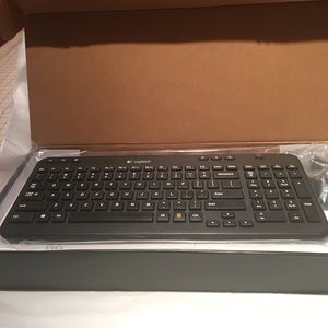 Wireless KEYBOARD and mouse- Logitech