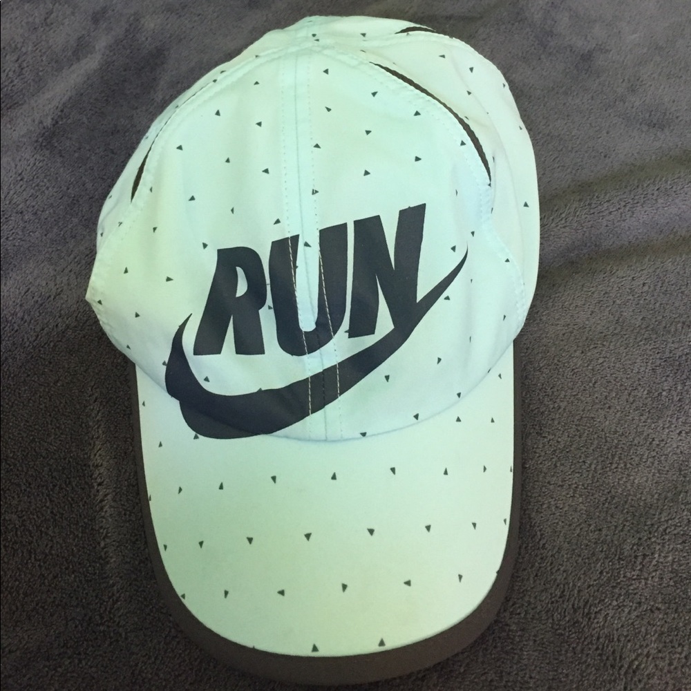 Womens nike running hat