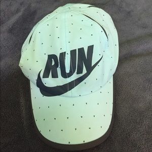 Womens nike running hat