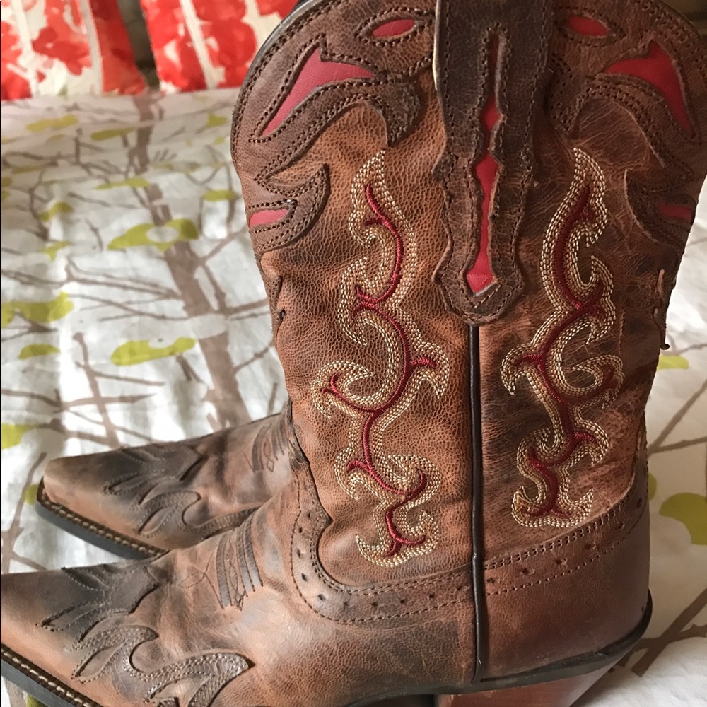 Ariat cowgirl boot size 6.5 red/brown